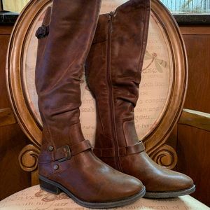 Brand New Bare Traps Boots Yanessa brown